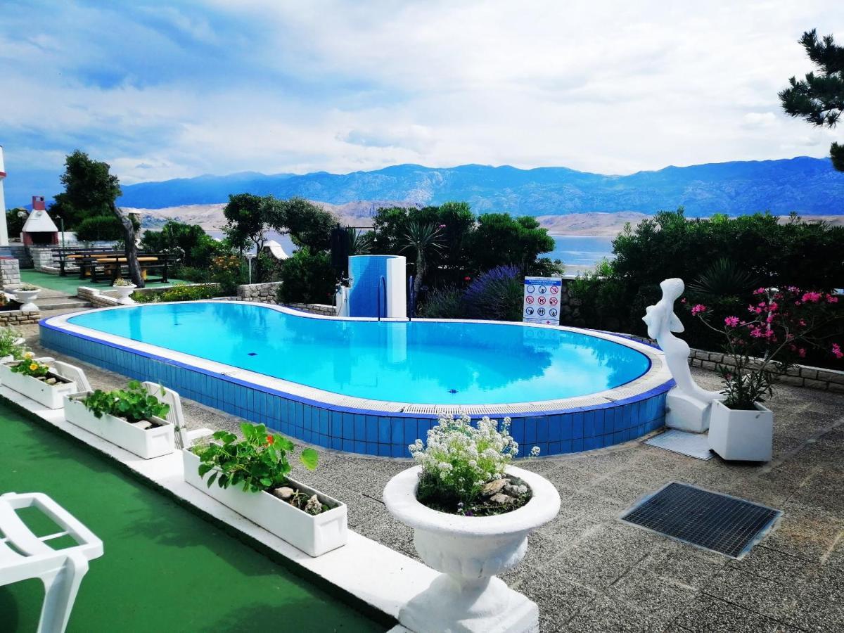 Family Apartments K&M Pag Town Dış mekan fotoğraf