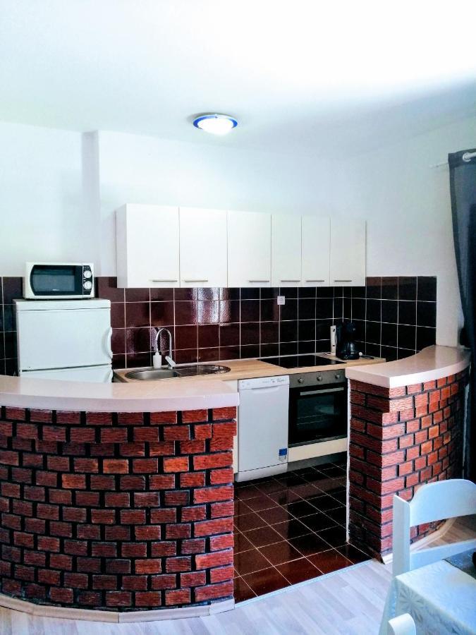 Family Apartments K&M Pag Town Dış mekan fotoğraf