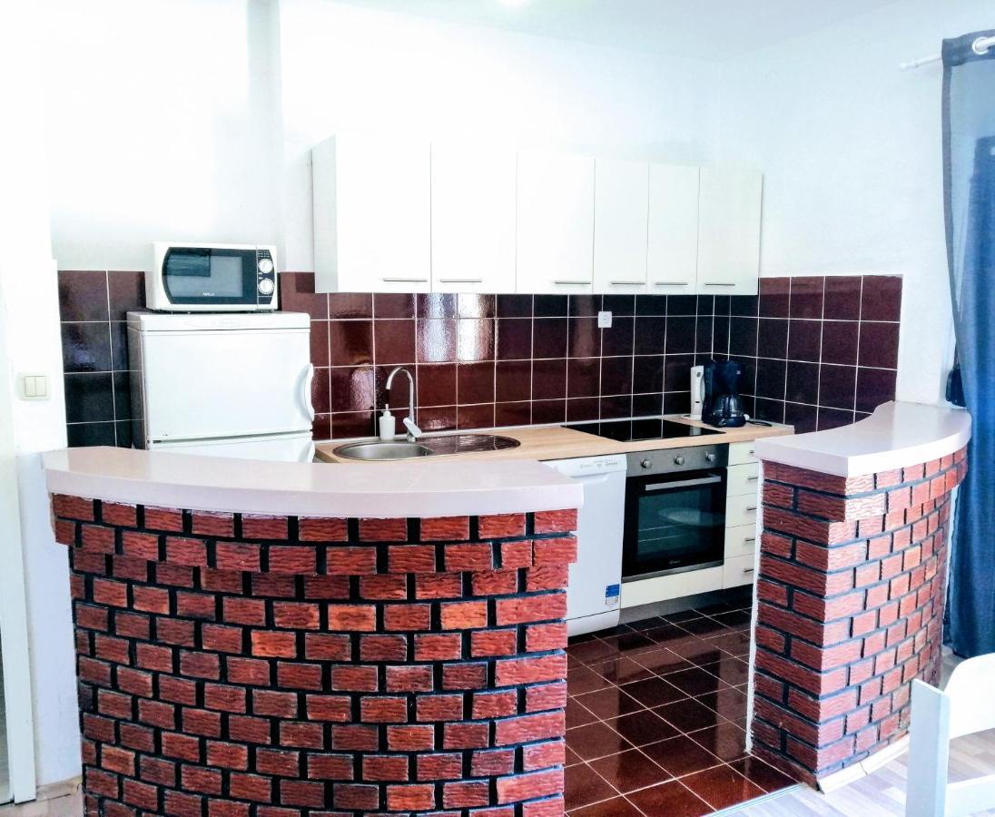 Family Apartments K&M Pag Town Dış mekan fotoğraf
