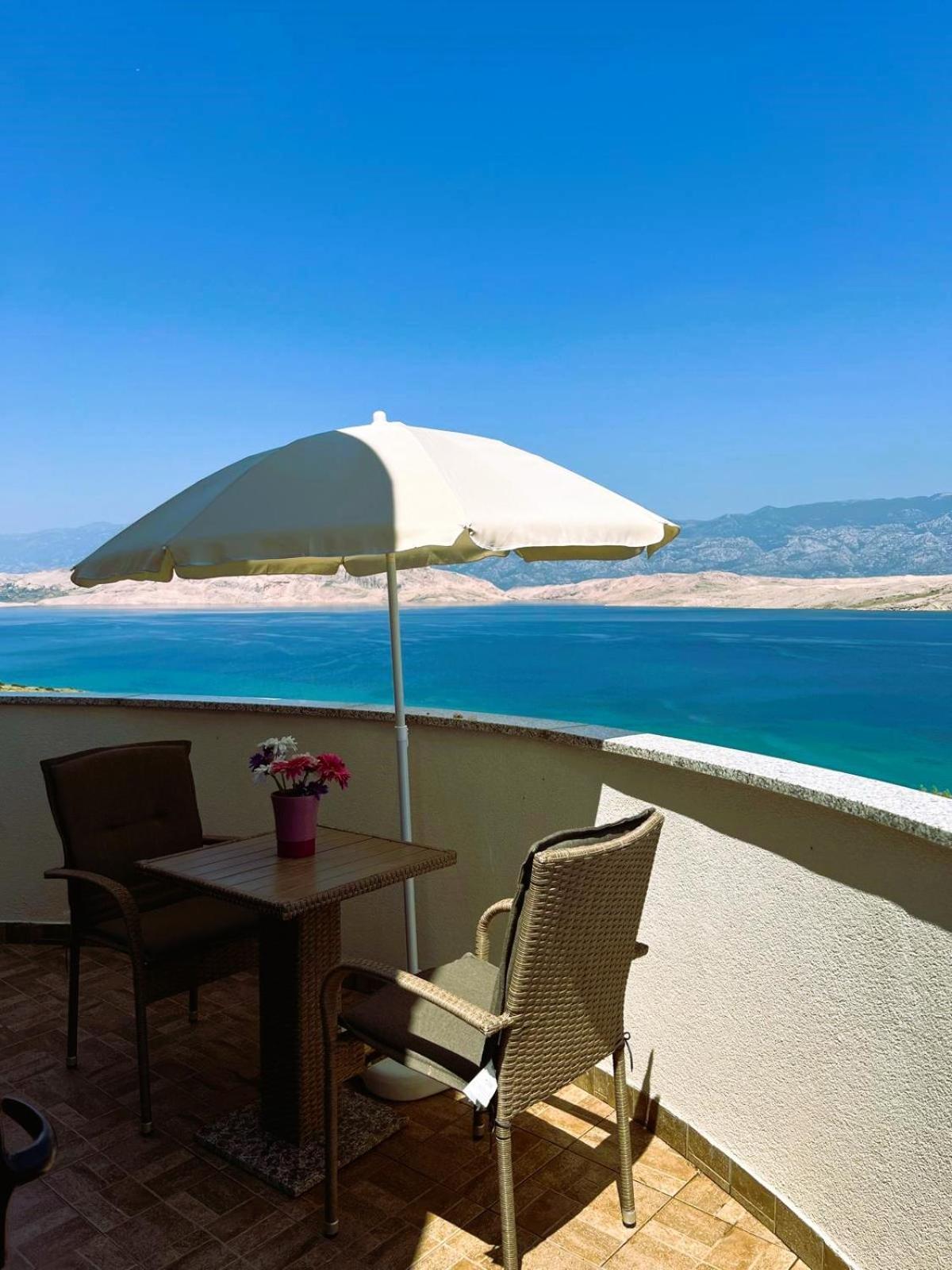 Family Apartments K&M Pag Town Dış mekan fotoğraf
