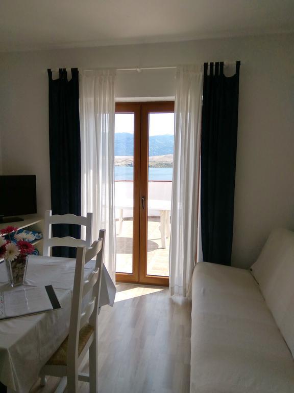 Family Apartments K&M Pag Town Dış mekan fotoğraf