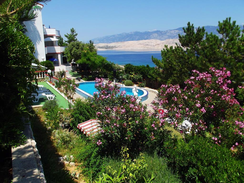 Family Apartments K&M Pag Town Dış mekan fotoğraf