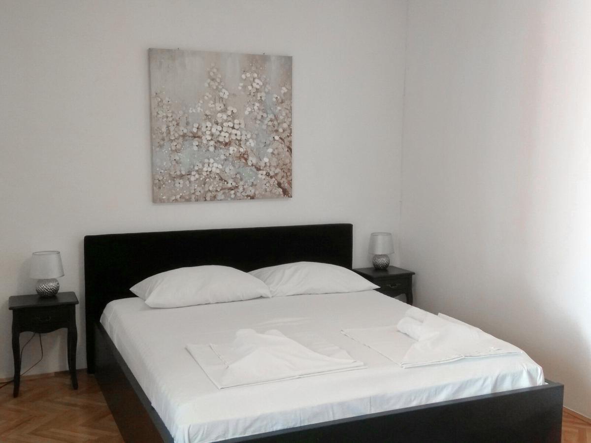 Family Apartments K&M Pag Town Dış mekan fotoğraf